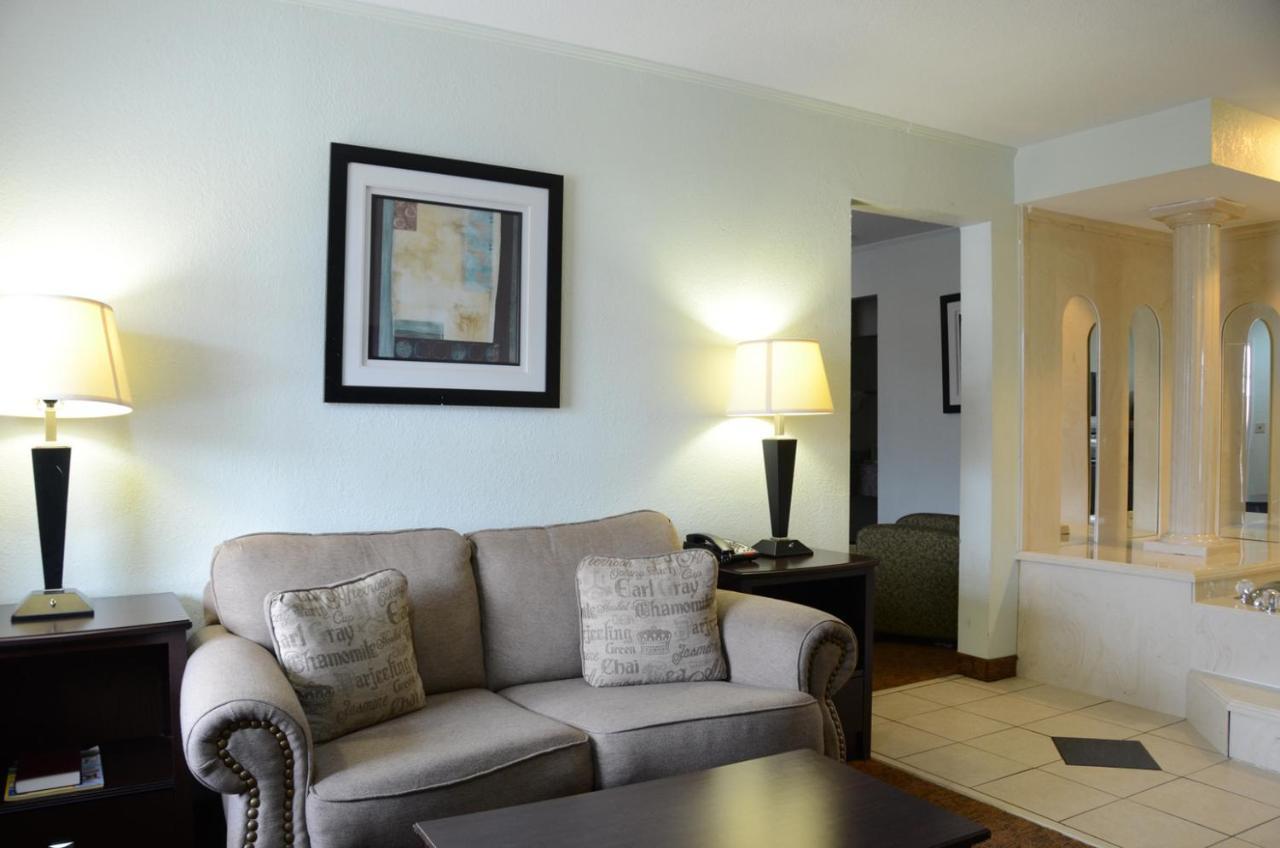 Quality Inn & Suites Covington Exteriér fotografie